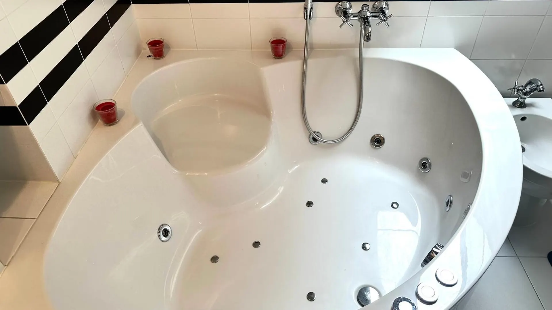 Blacharska Apartment - Self Check-In 20H Wrocław Polen
